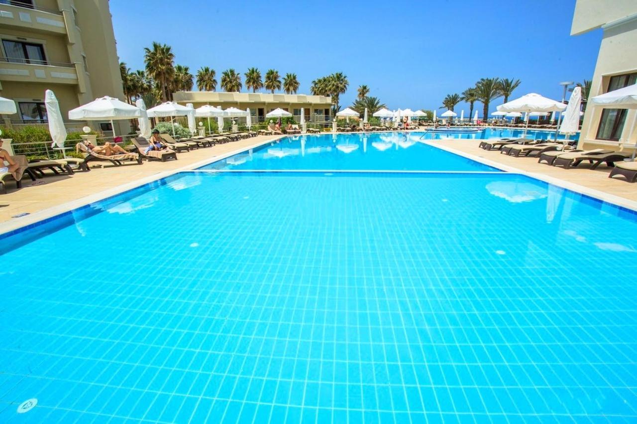 Vuni Palace Luxury Resort & Beach & Casino Кирения Экстерьер фото